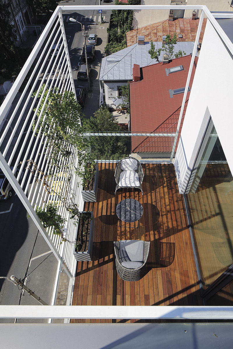 5 - PTH68_Kitchen Terrace Upper View-1