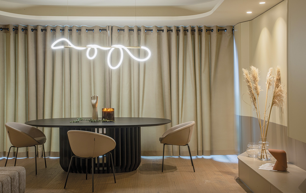 7 -4_dining_area_front_view