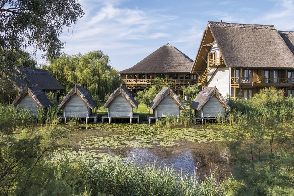 Green Village 4* Resort. Un sat de vacanță contemporan