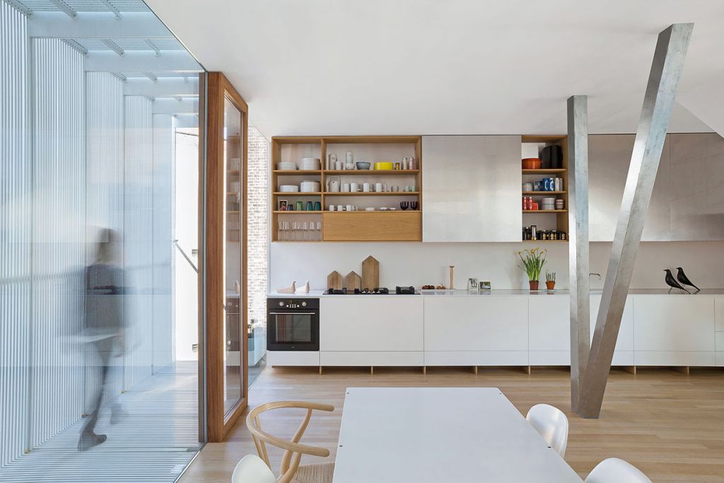 The Dwelling on the Roof. The M + D House