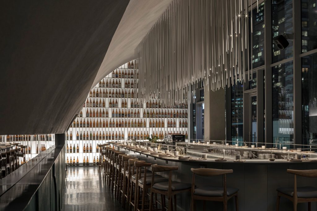 Între Est şi Vest. Restaurant A, Tel Aviv