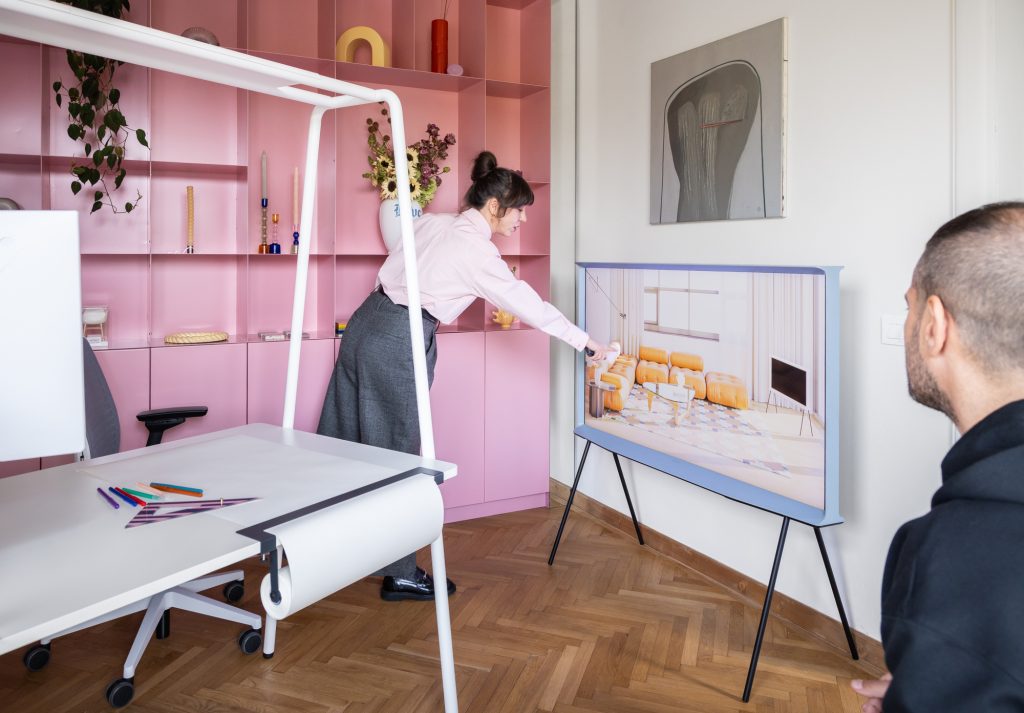 Creativitate în culori și forme. Andreea Cornila Studio x Samsung The Serif