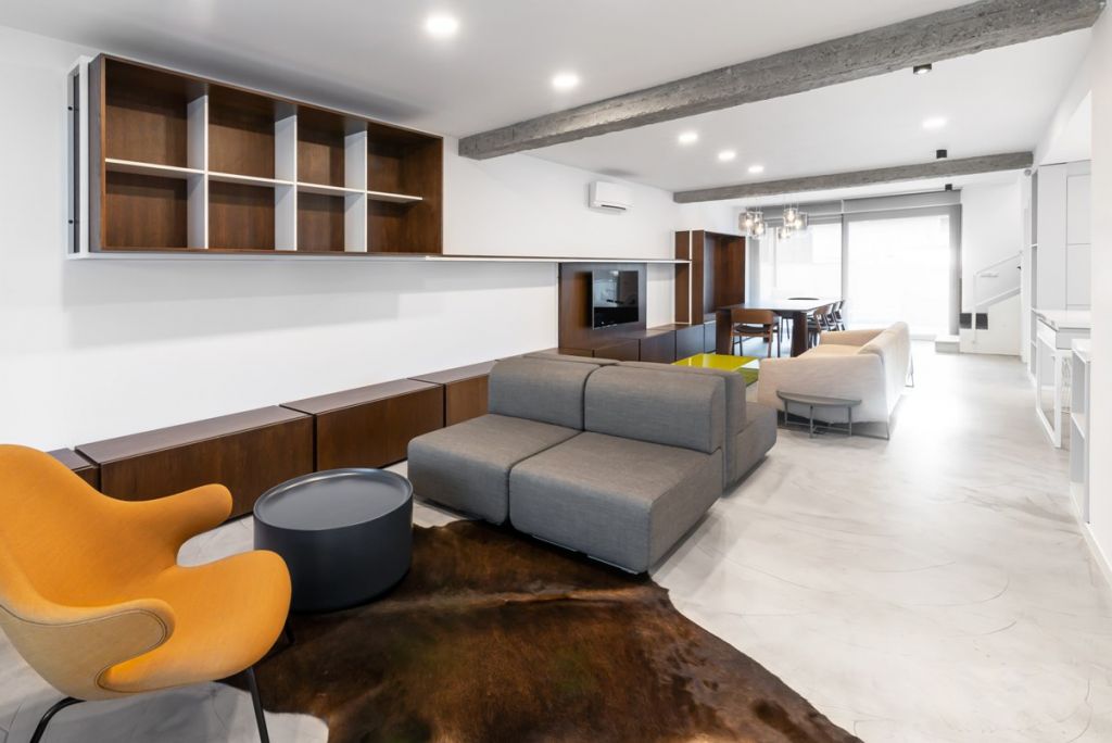 ’90’s Updated. Casa CVG by Atelier Cetrei