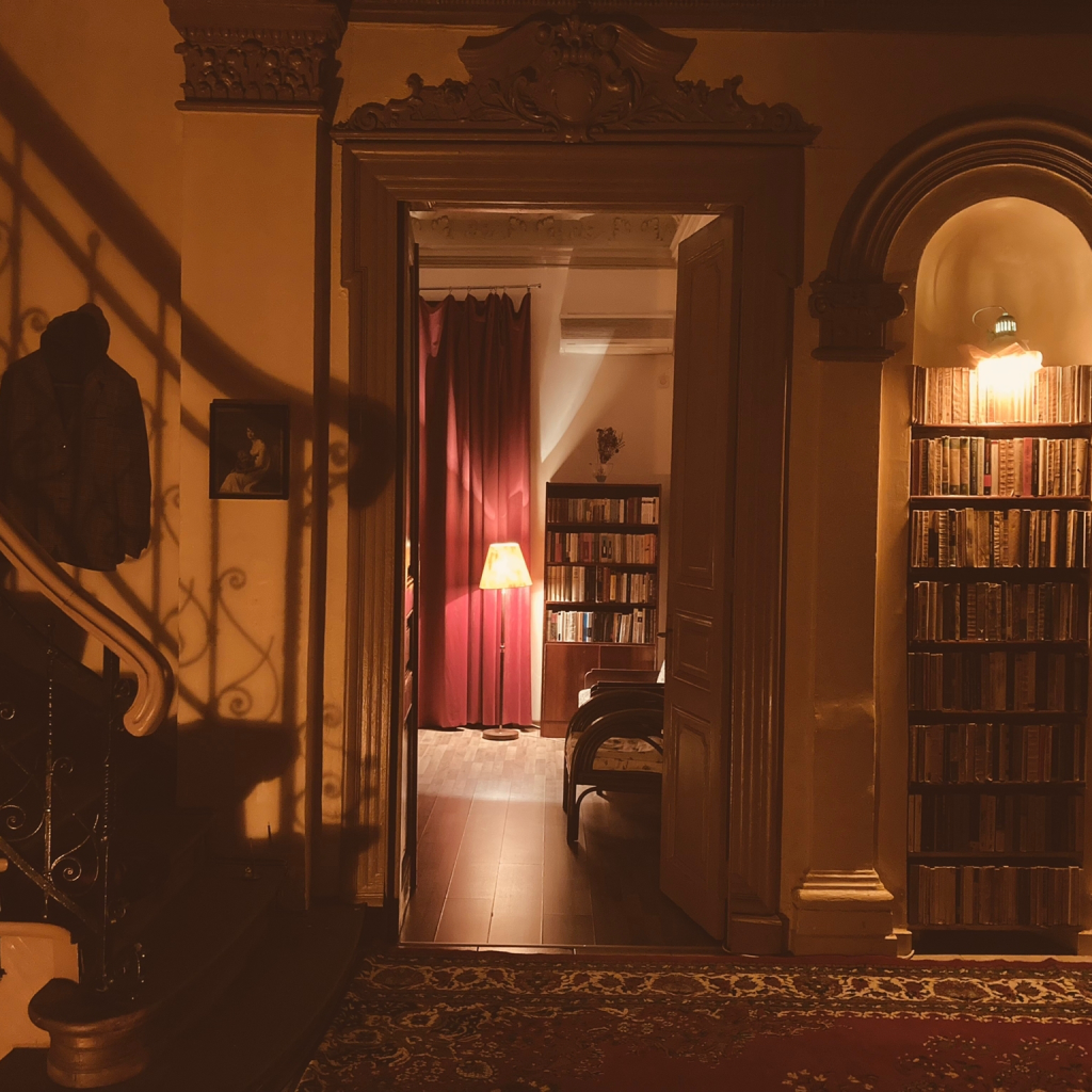 #aiciastat Serate culturale cu muzică clasică și proiecții de film, la Casa Burgheză