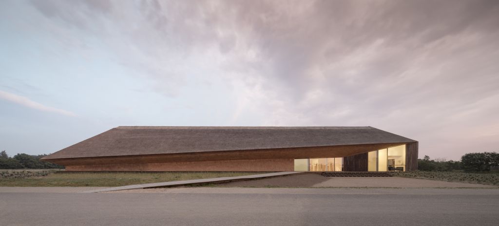 Wadden Sea Centre. Horizontally caressing the ground