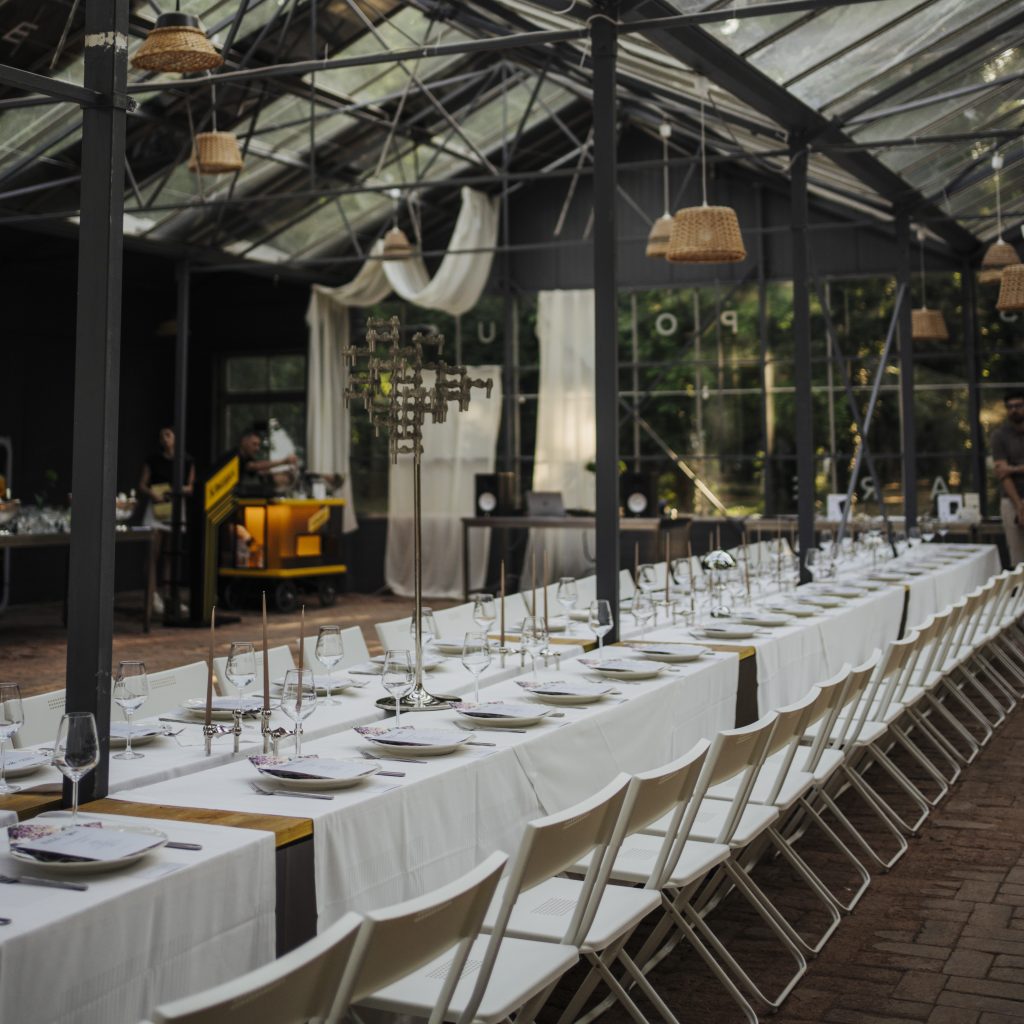 Cină în grădină. igloo x What If Things Go Well