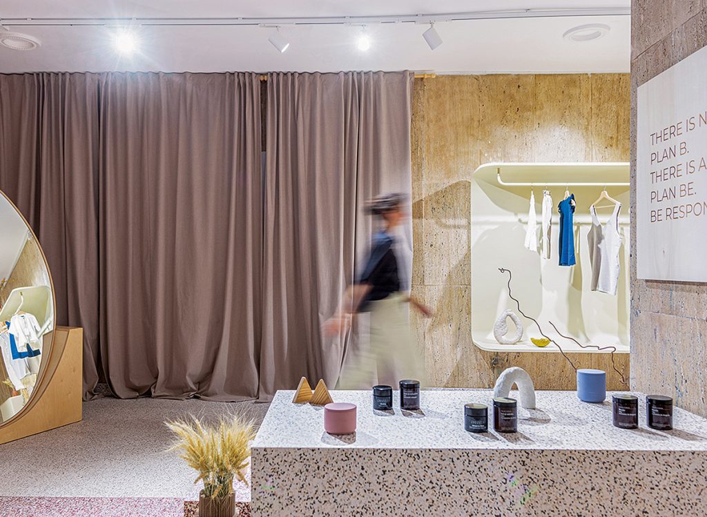 Despre iluminatul arhitectural cu Ștefan Prigoreanu (Oblic Studio): „O lumină de calitate face o diferență enormă atât în ceea ce privește sănătatea noastră, cât și în punerea în evidență a obiectelor de design.”