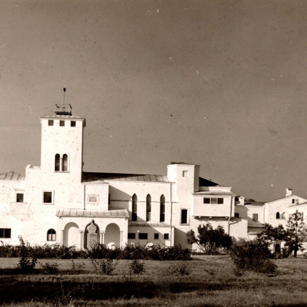 „Vila Albă” a Elenei Lupescu de la Băneasa