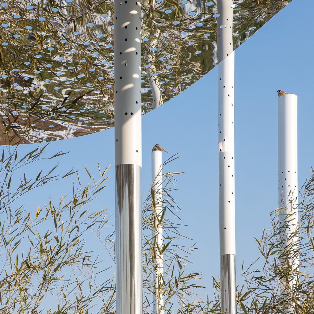 Pavilionul „Muntele dragonului”: spațiul pauzei între drum și munte