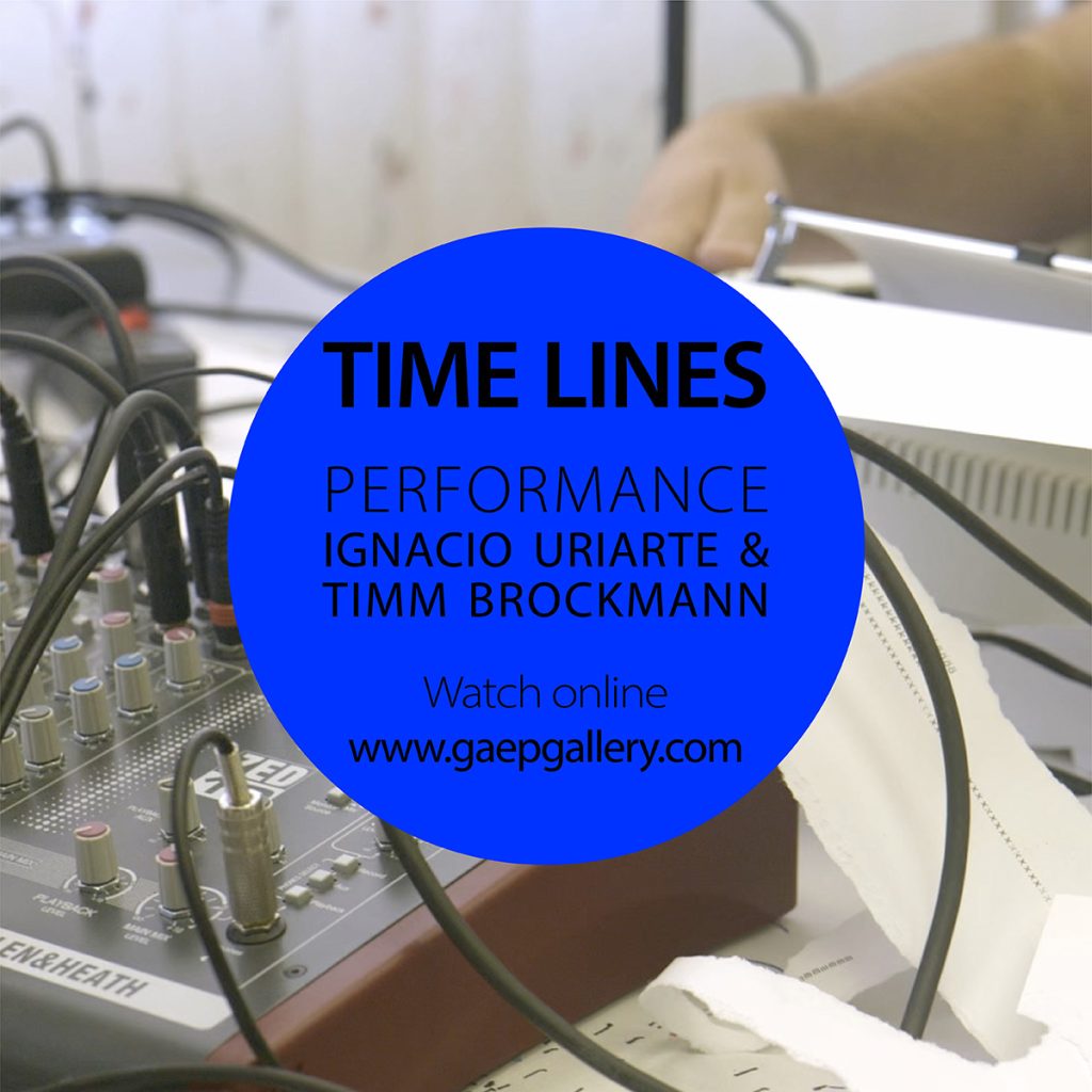 Ignacio Uriarte transformă mașini de scris în instrumente muzicale într-un performance cu Timm Brockmann