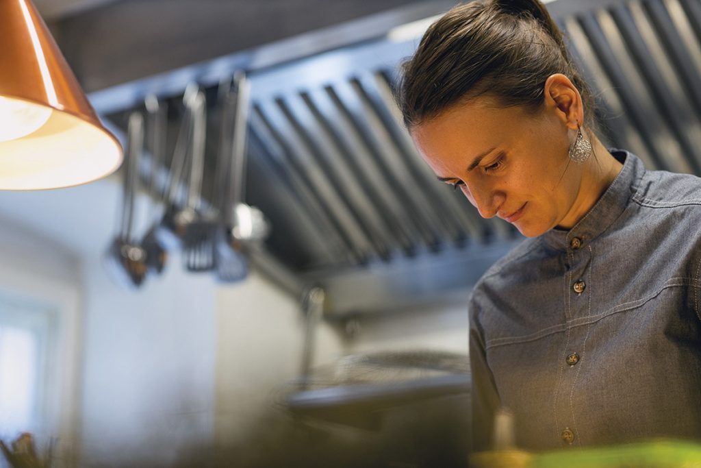 #poeziepefarfurie cu  Chef Petra Hianu