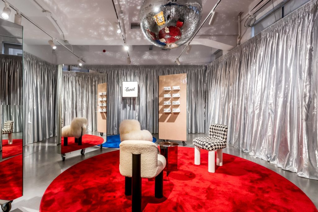 Alice în ţara ochelarilor. Lunet Store, o amenajare marca Bogdan Ciocodeică Studio