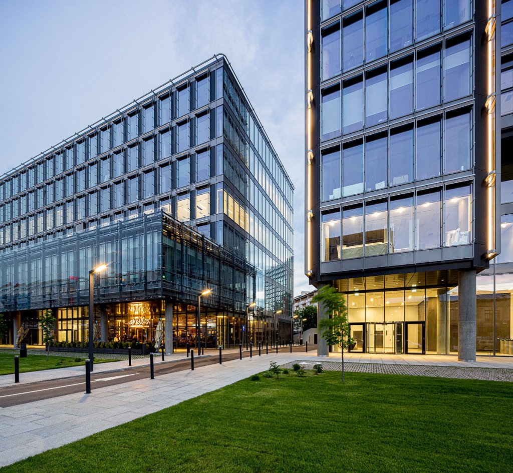 Soclu și turn cinematografice: imobilul de birouri The Mark