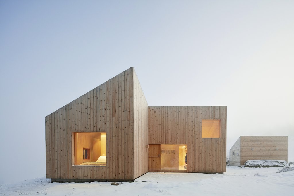 Design extrem (II): o altfel de cabană în inima pădurii norvegiene