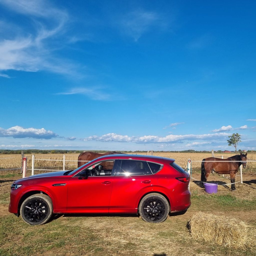 O plimbare cu noua Mazda CX-60: armonie, natură și design