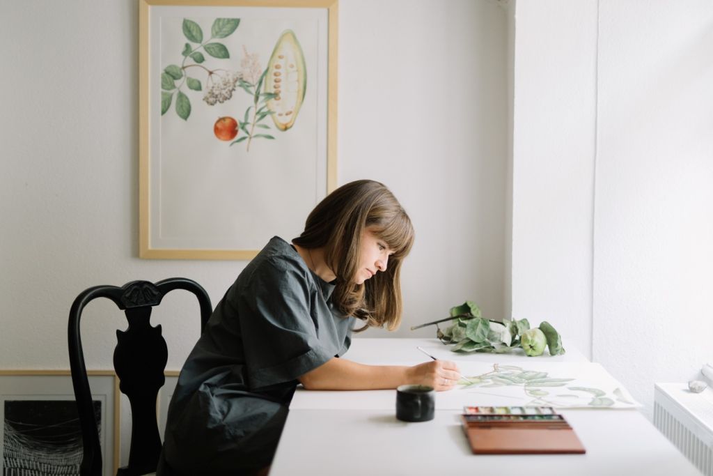 INTERVIU. Irina Neacșu: „Lucrez cu plante, despre plante, și dinspre plante”