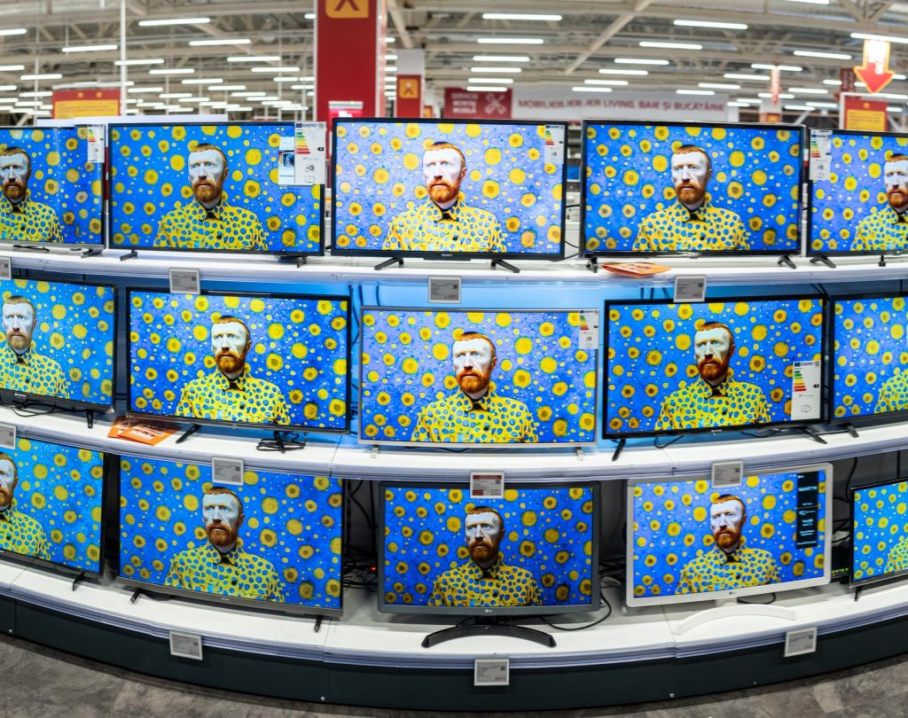 O nouă destinație pentru expoziția de artă digitală_ ready media network(RMN)_ generată de Inteligența Artificială