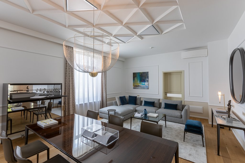Oséa Interiors – Un nume nou se lansează pe piața de mobilier high-end și luxury