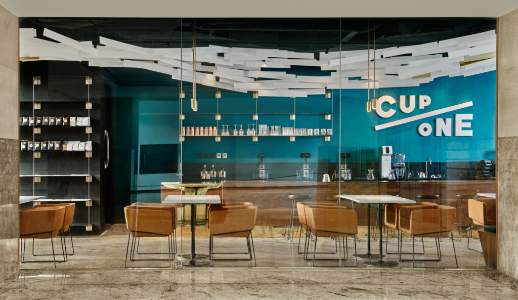 CUPONE Cafe. O instalație artistică în centrul unei clădiri de birouri