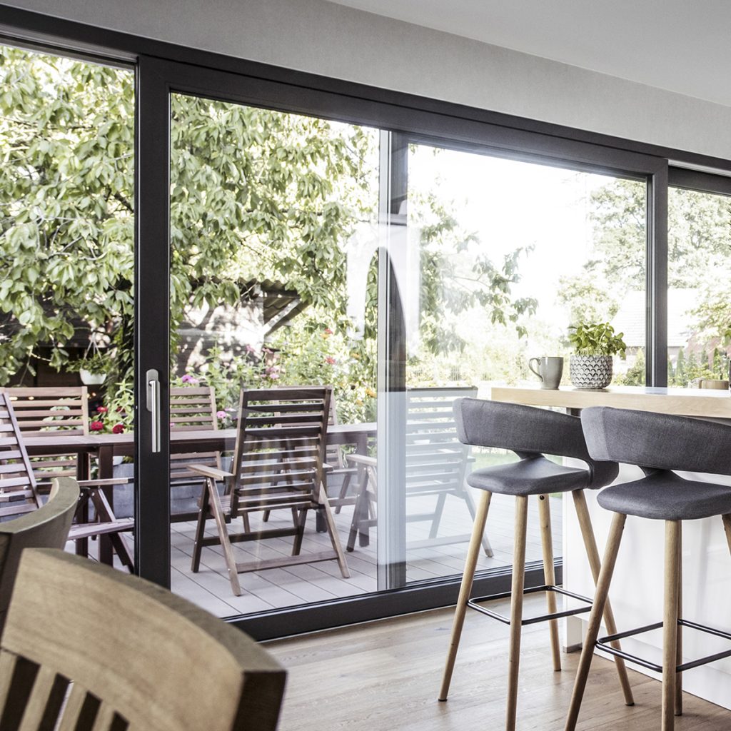 SYNEGO sărbătorește un deceniu de funcționalitate, estetică și tehnologie de top