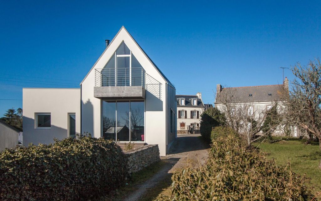 Tradiţie, modernitate şi sustenabilitate într-un sat breton de pescari. Casa (lui) „Santinelă”, Audierne, Franţa