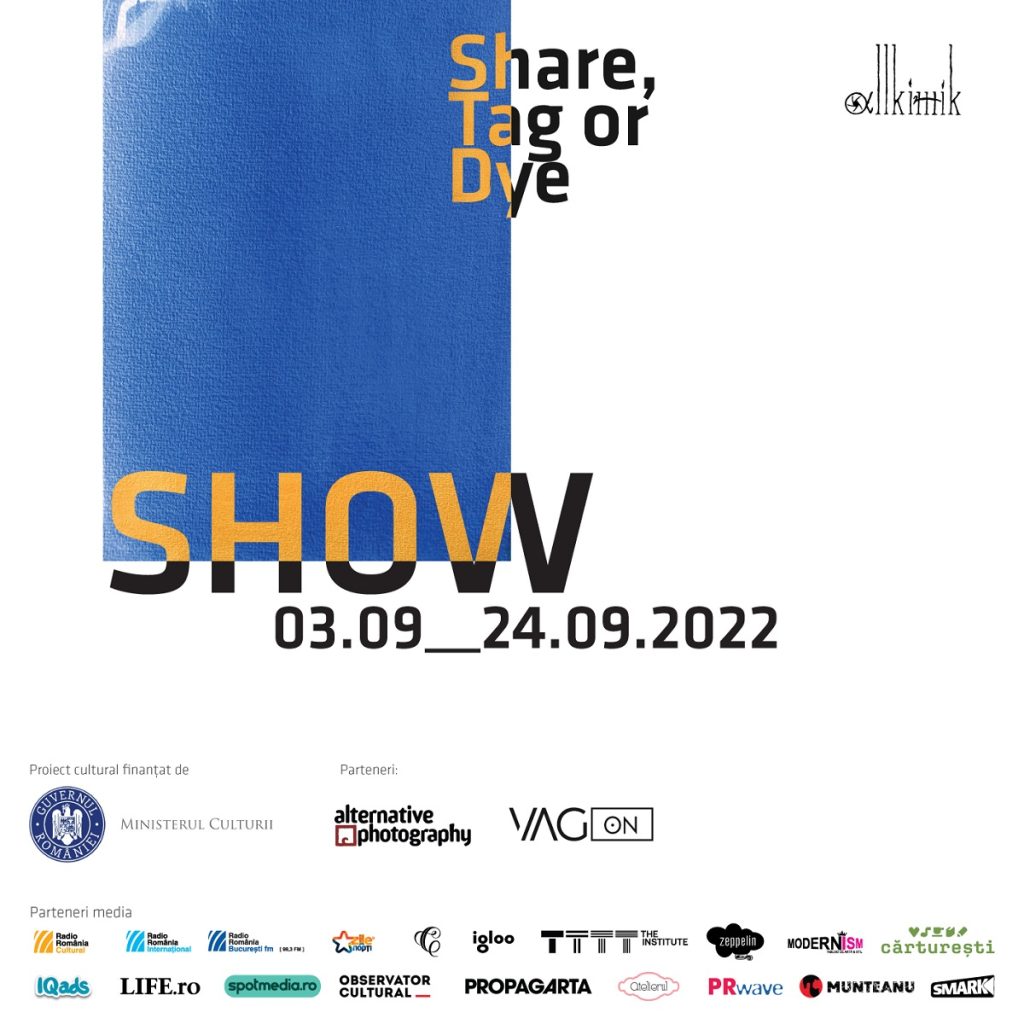 Instalația Share, Tag or Dye – peste 200 de contribuții de la artiști din toată lumea