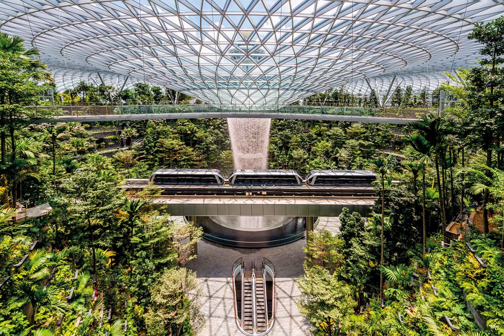 O cascadă și o pădure: Aeroportul Jewel Changi