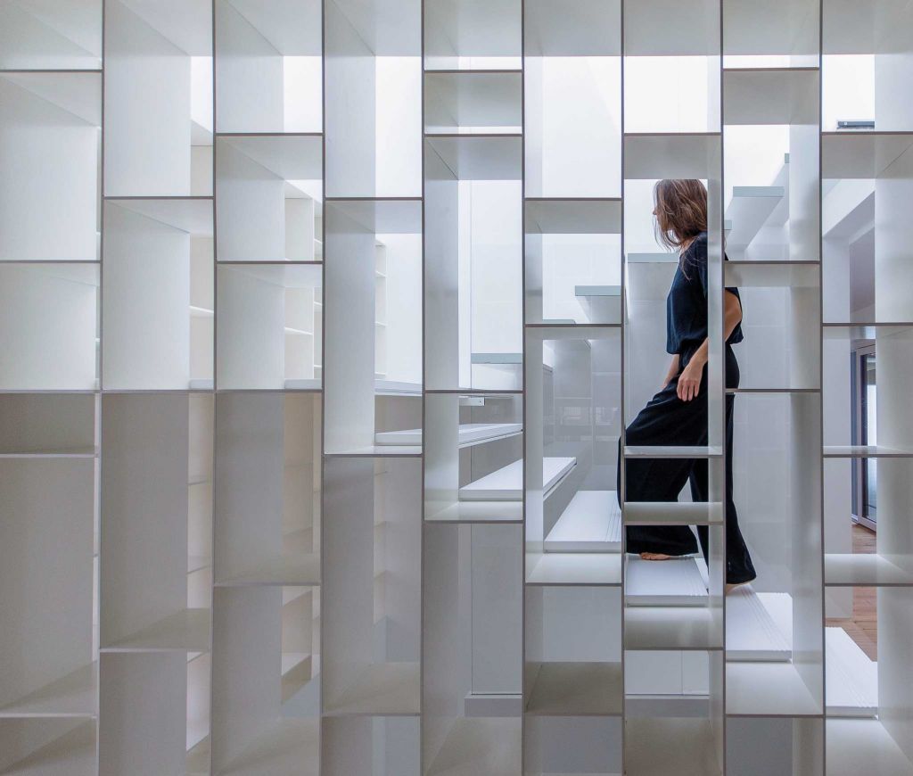 Casa S, o cutie-invitație la liberă explorare