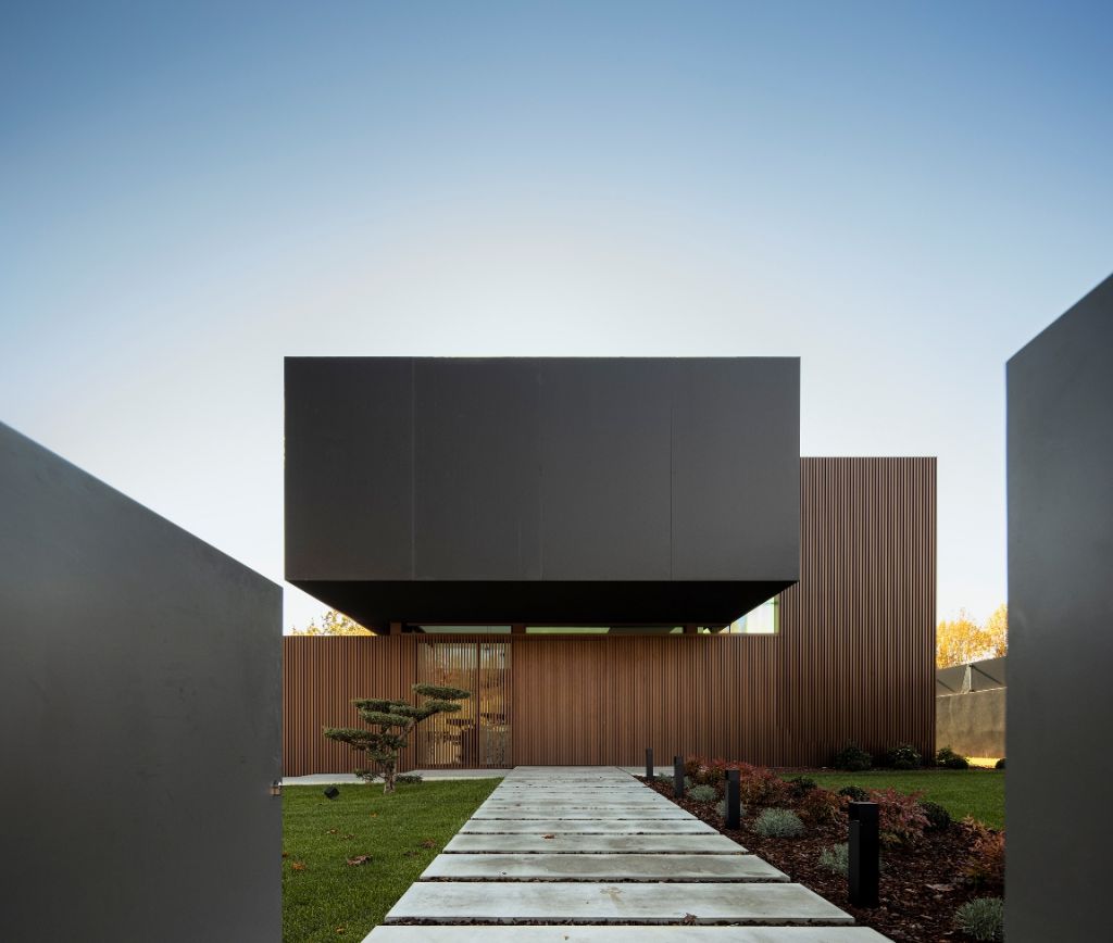 Lumină, intimitate, echilibru şi contemplare. Casa RCR, Anadia, Portugalia