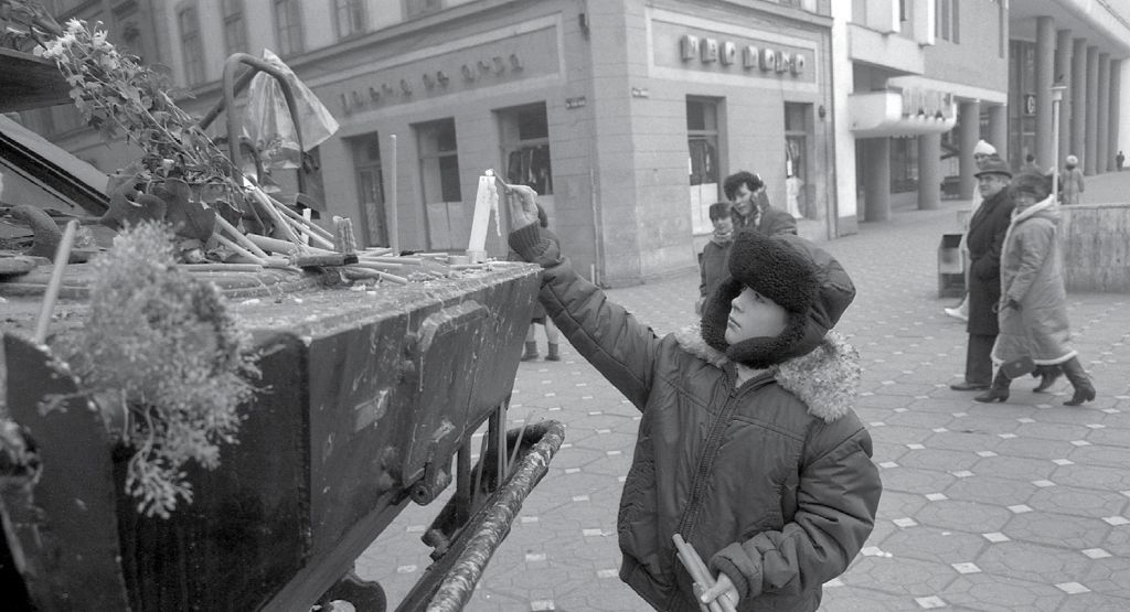 Fotograful Edward Serotta și transformările Estului. Expoziție-document la Palatul Suțu