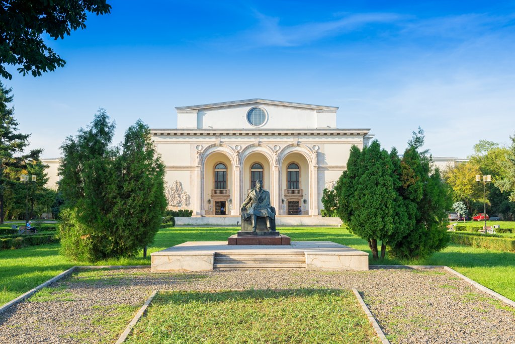 16 tururi ghidate pe urmele lui Enescu prin București