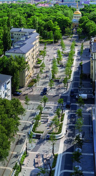 21-06-22 1032-52 crop web