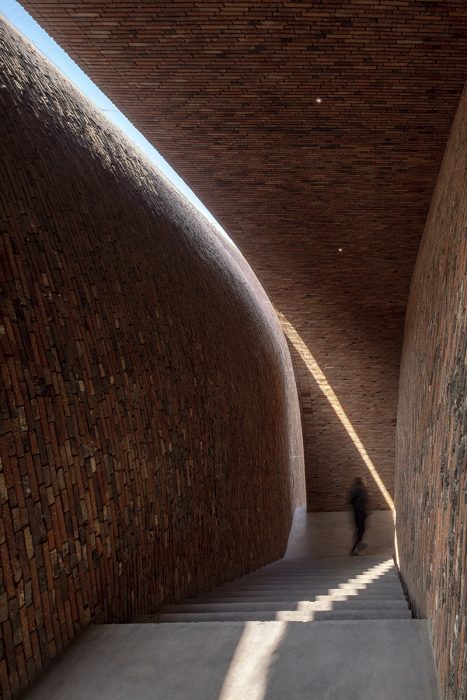 7-20-Vault, brick, and light⌐schranimage