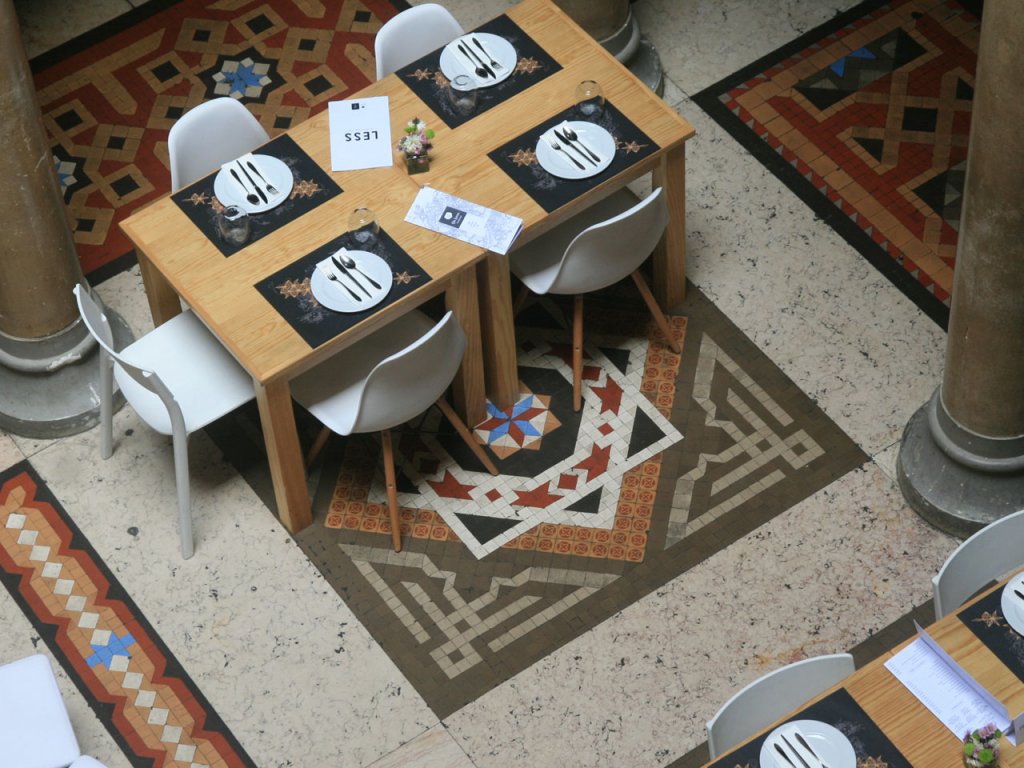 Travel in Patterns | Embaixada