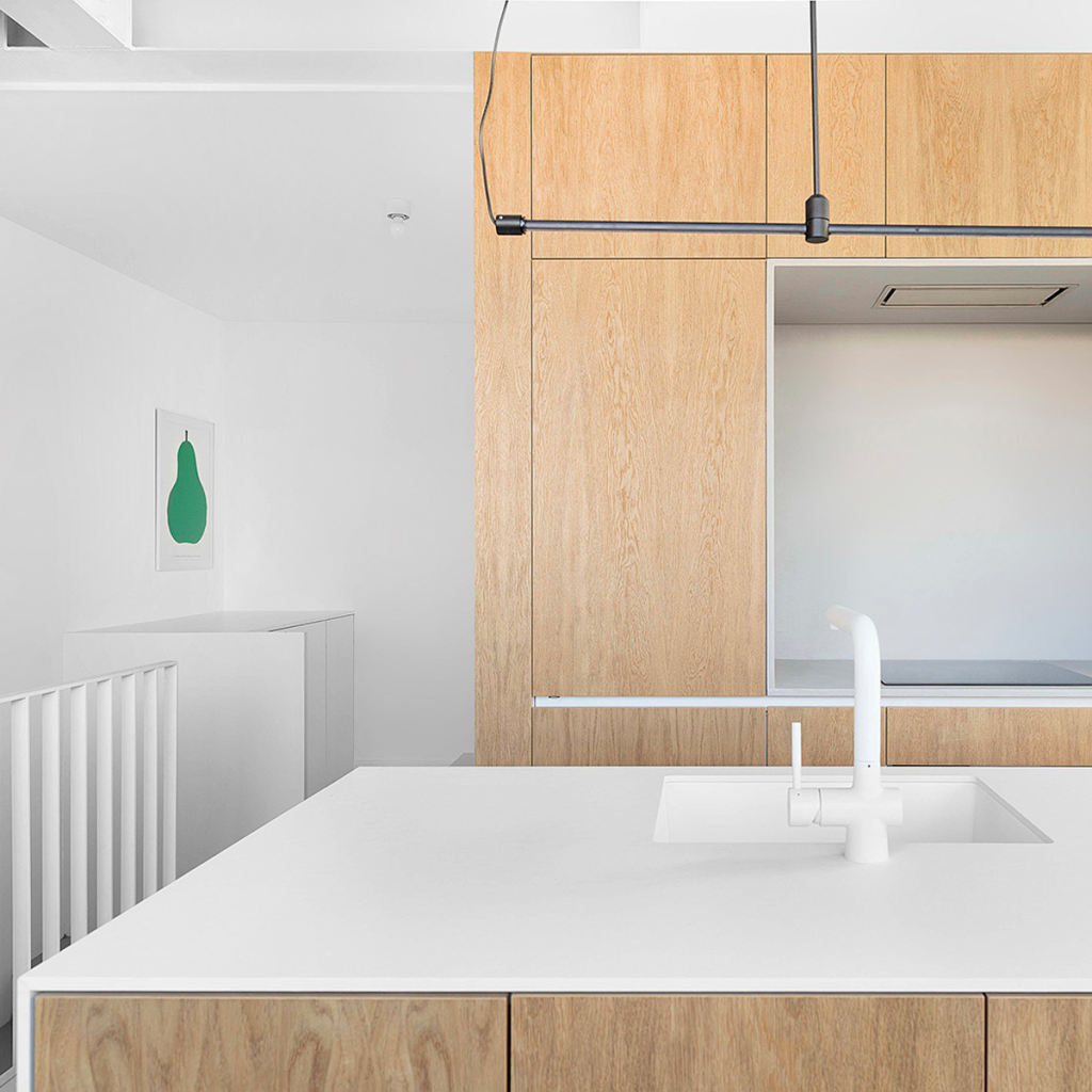 Apartament 17 sau despre locuirea vibrantă