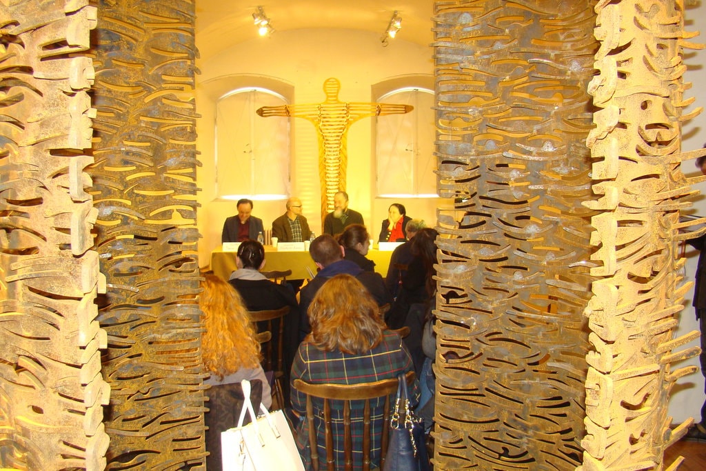 Sculptorul Liviu Mocan expune „Scara lumii“ la Muzeul de Artă Cluj-Napoca