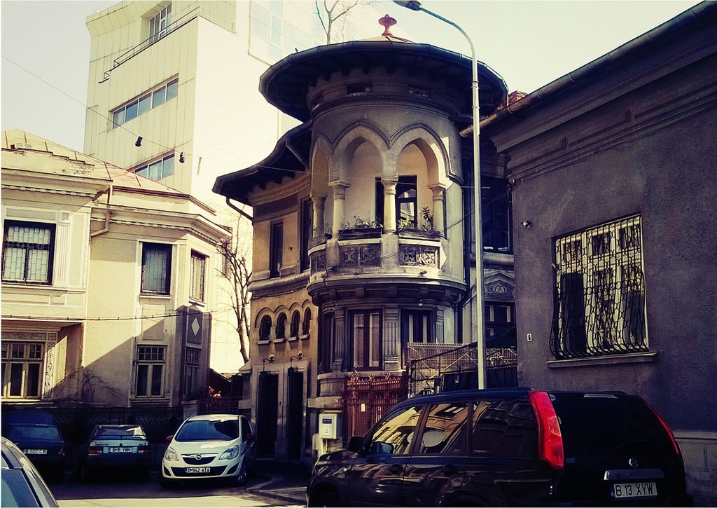 Expoziţia „De la înfundătură la intrare. Locuri ale Bucureştiului cotidian”