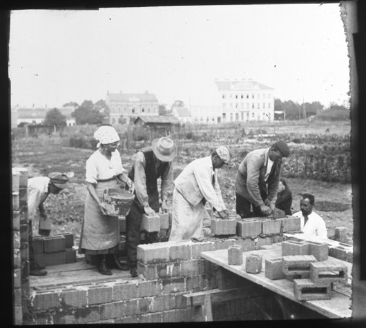 Hands-on urbanism 1850-2012