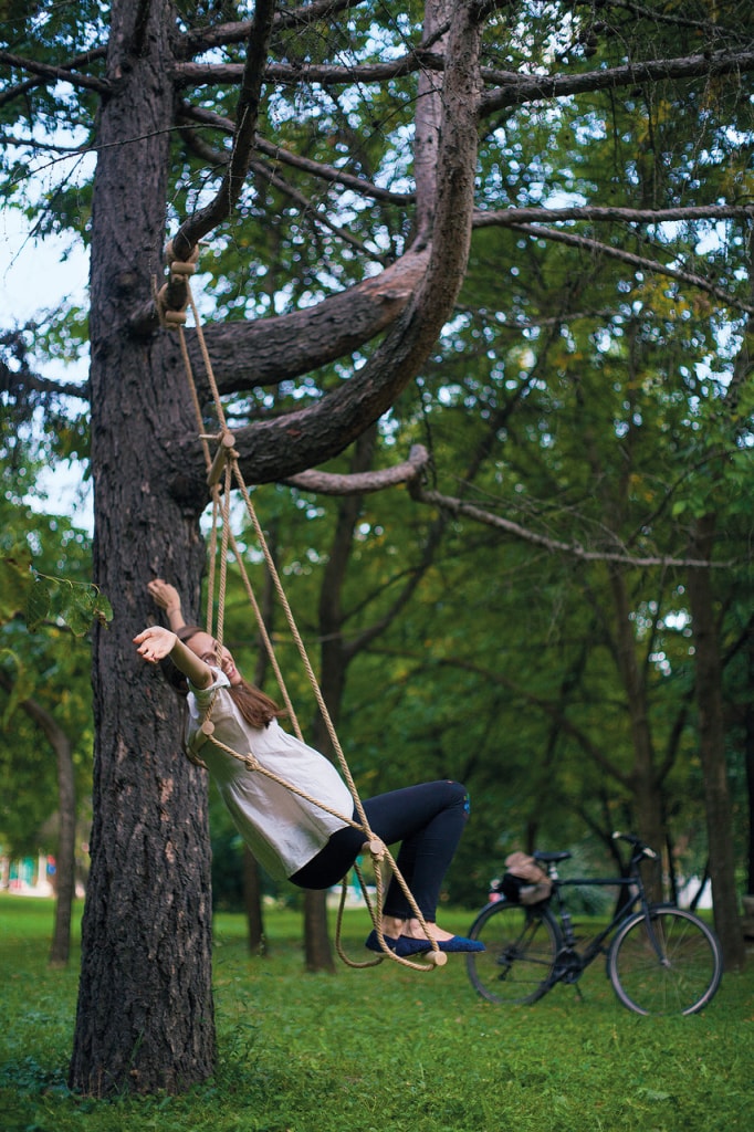 UŢA leagănul în care te dai huţa şi în living, şi în parc