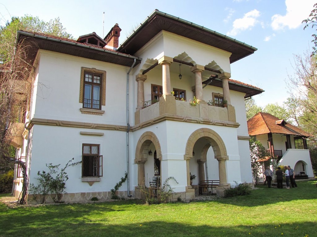 Asociaţia ARCHÉ organizează workshop-urile “Discover Your Heritage Through Photography”.