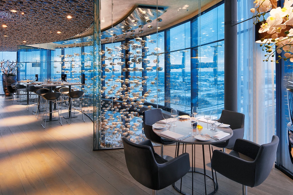 Arhitectura faţadelor de sticlă. Fletcher Hotel