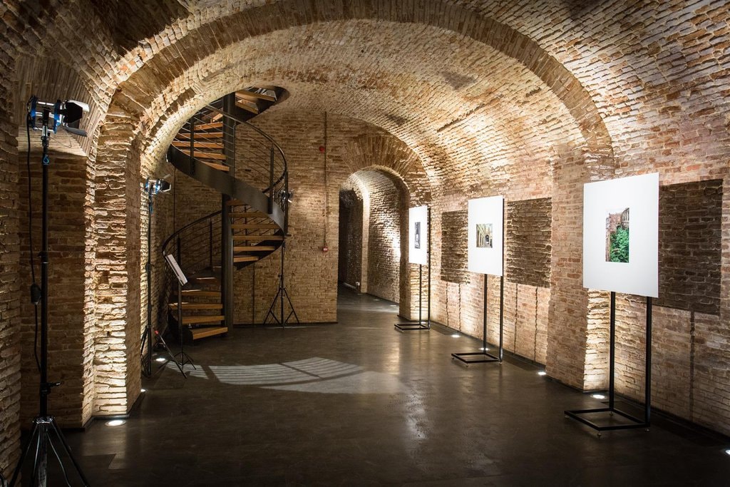 Expoziția centrală Romanian Design Week 2015 va fi găzduită la Hanul Gabroveni. Țară invitată: Olanda