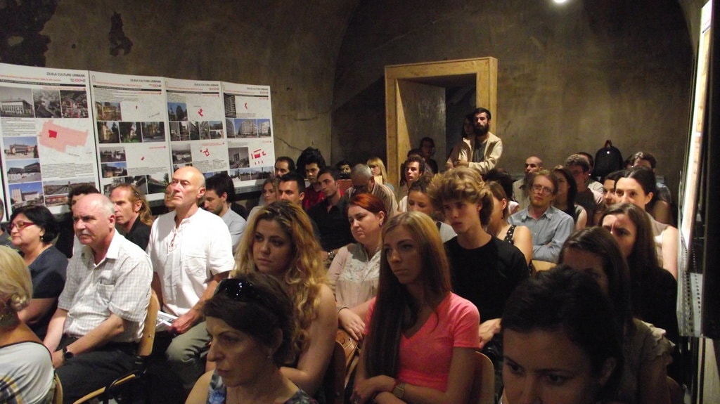 Expoziţia Trans(a)parenţe – Itinerariu în cele mai importante centre culturale din ţară