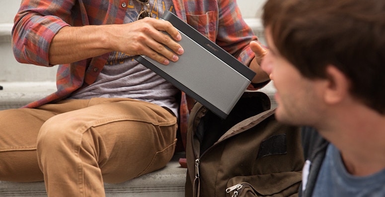 Bose SoundLink Bluetooth III – tu, cei dragi şi muzica preferată. Oriunde şi oricând