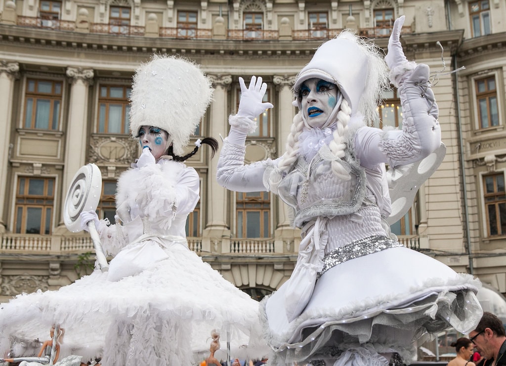 Teatrul invadează străzile Bucureștiului: B-FIT in the Street