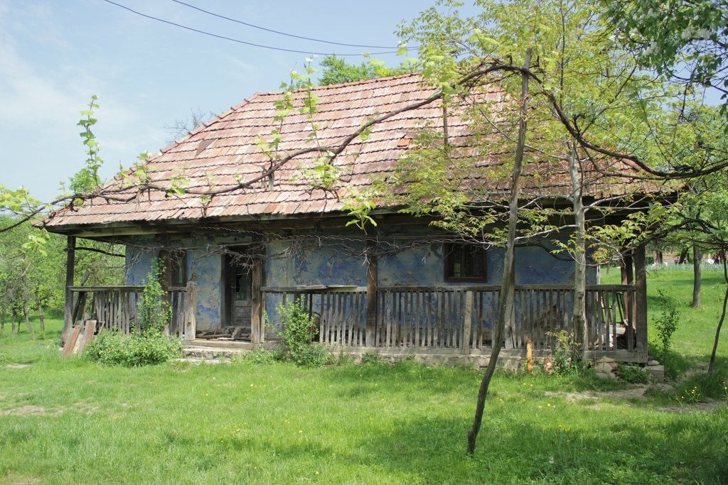 La timpuri noi, tot case vechi