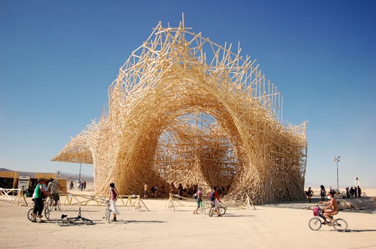 Living. Frontiere ale arhitecturii