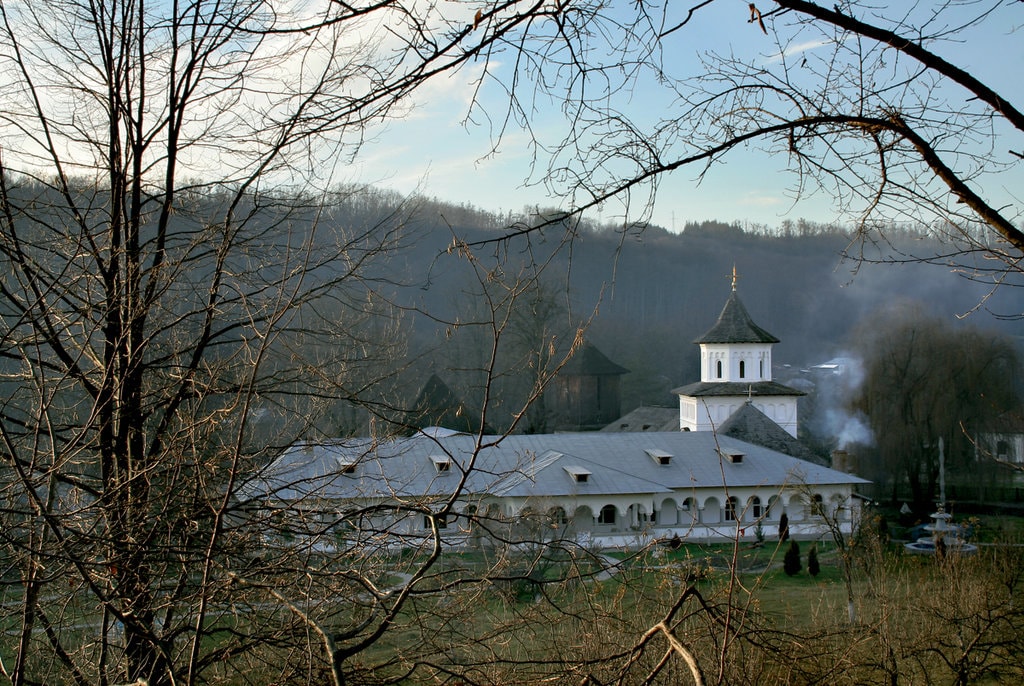 Straturile mănăstirii Cotmeana
