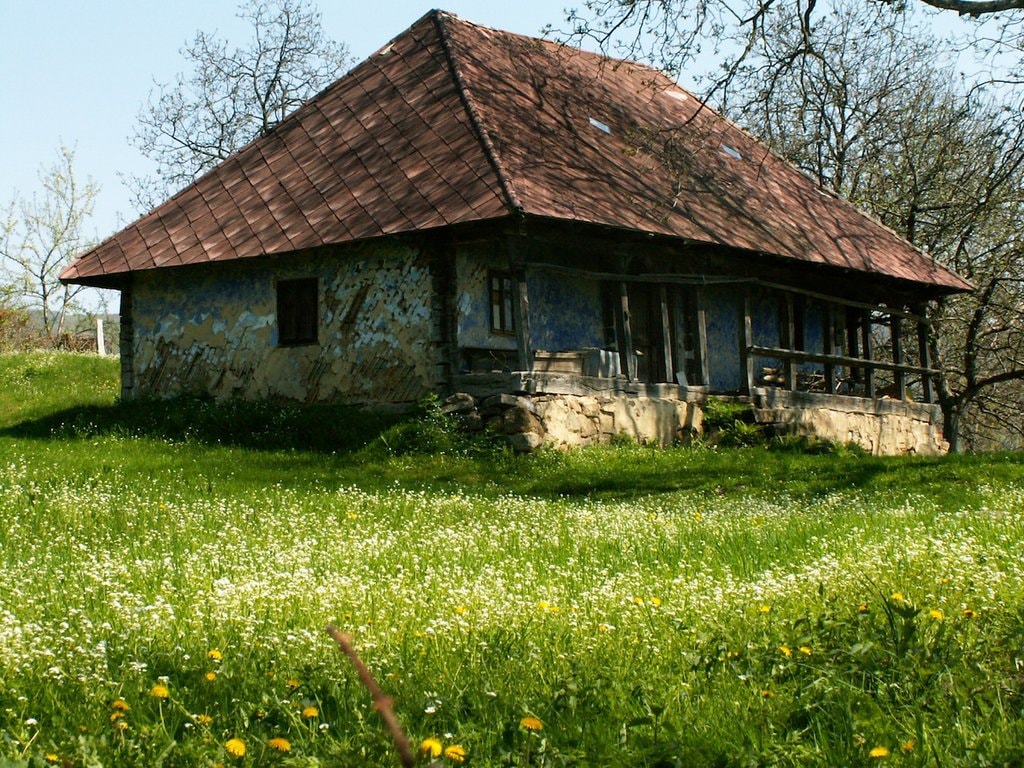 La timpuri noi, tot case vechi