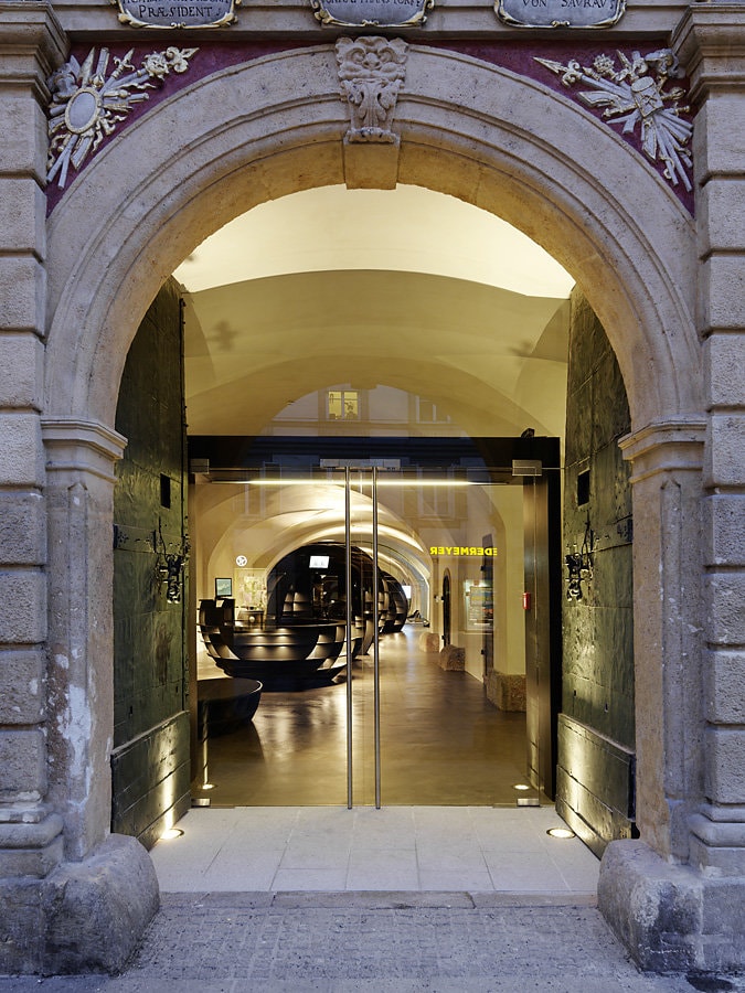 Arhitectul Martin Lesjak prezintă „Public building of the year”, în aprilie, la Bucureşti